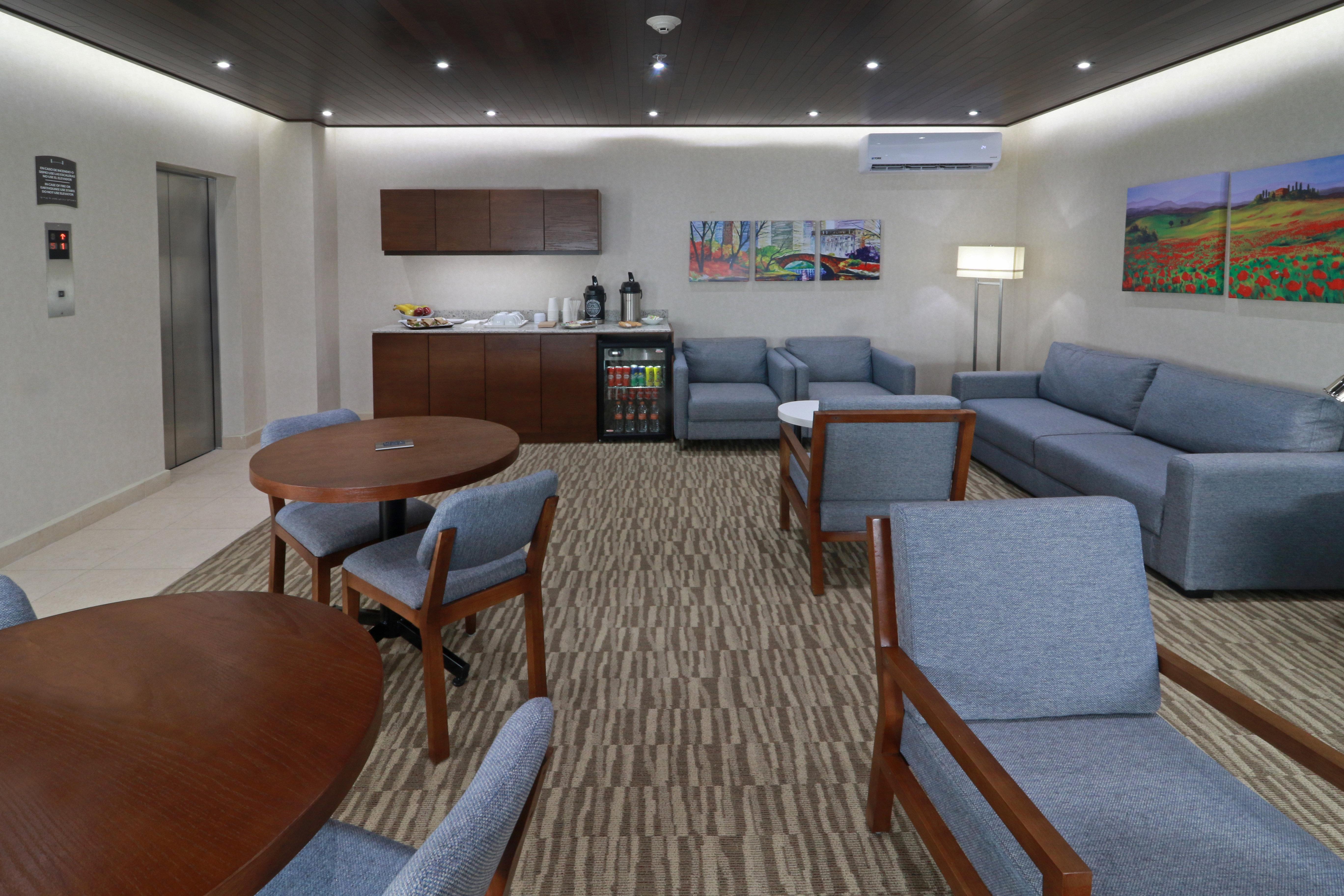 Staybridge Suites Queretaro By Ihg El Salitre Exterior photo