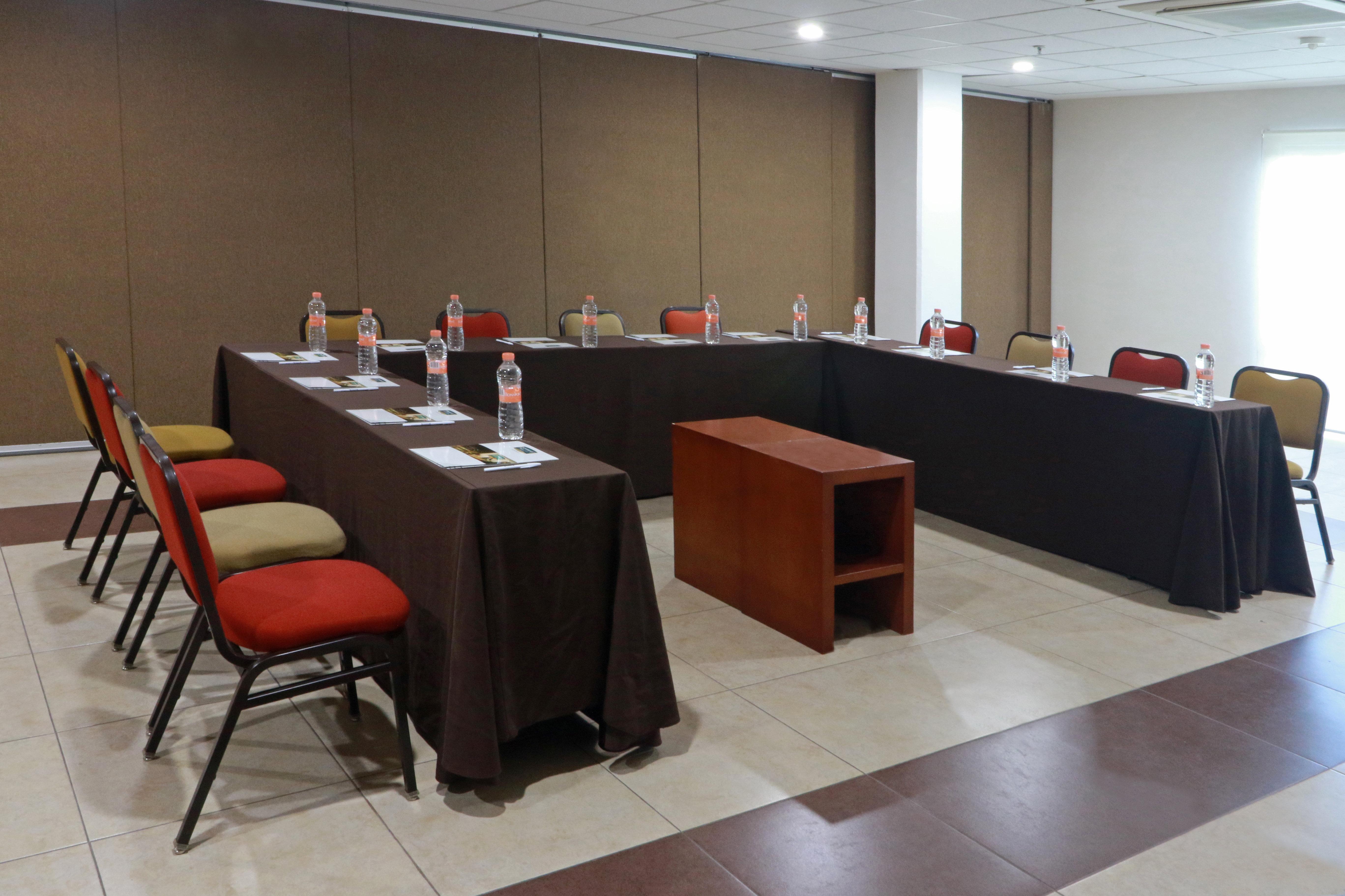 Staybridge Suites Queretaro By Ihg El Salitre Exterior photo