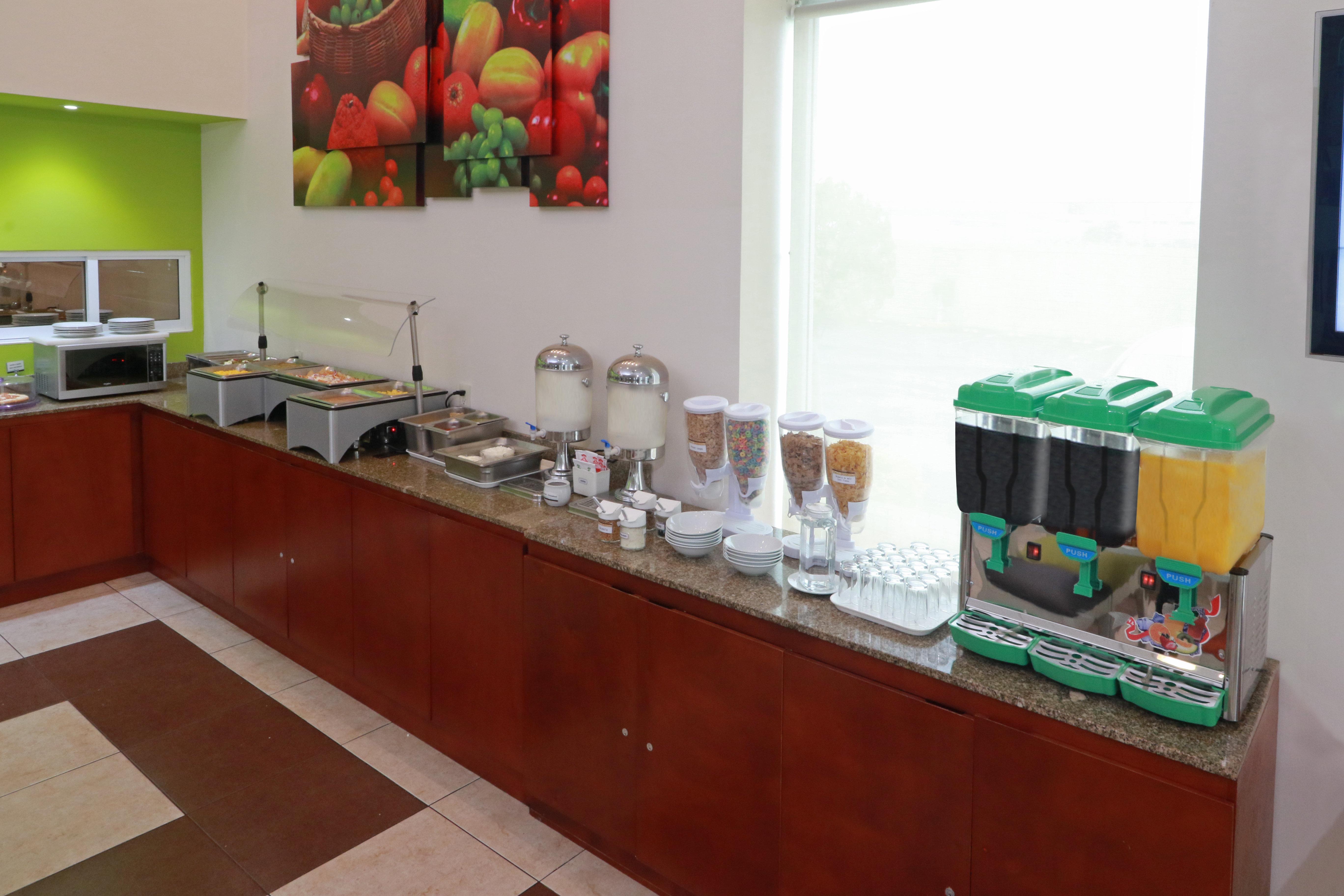 Staybridge Suites Queretaro By Ihg El Salitre Exterior photo